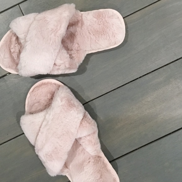 Pink Crisscross Fluffy faux fur slipper - Picture 6 of 6